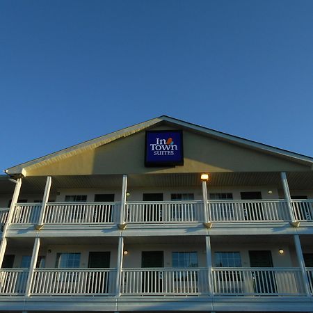 Sun Suites Of تشيسابيك المظهر الخارجي الصورة